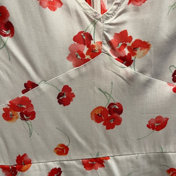 Gap white with red flowers 🌺 mini dress - Picture 4 of 5